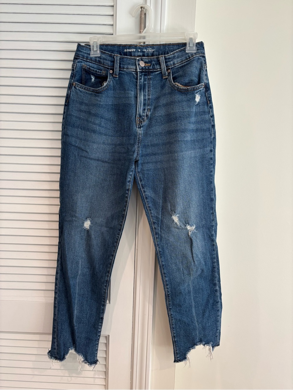 Old Navy Medium Blue Distressed Cropped Jeans